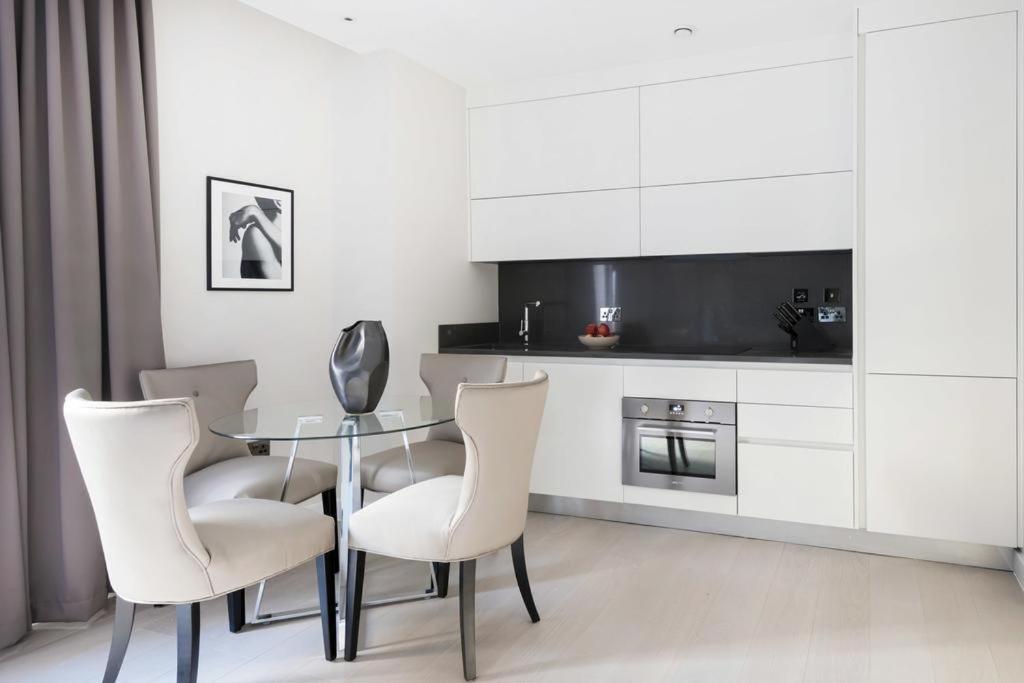 Buckingham Palace Residences By Aeria Apartments لندن المظهر الخارجي الصورة