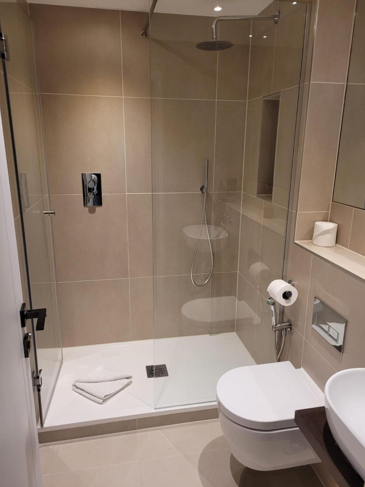 Buckingham Palace Residences By Aeria Apartments لندن المظهر الخارجي الصورة