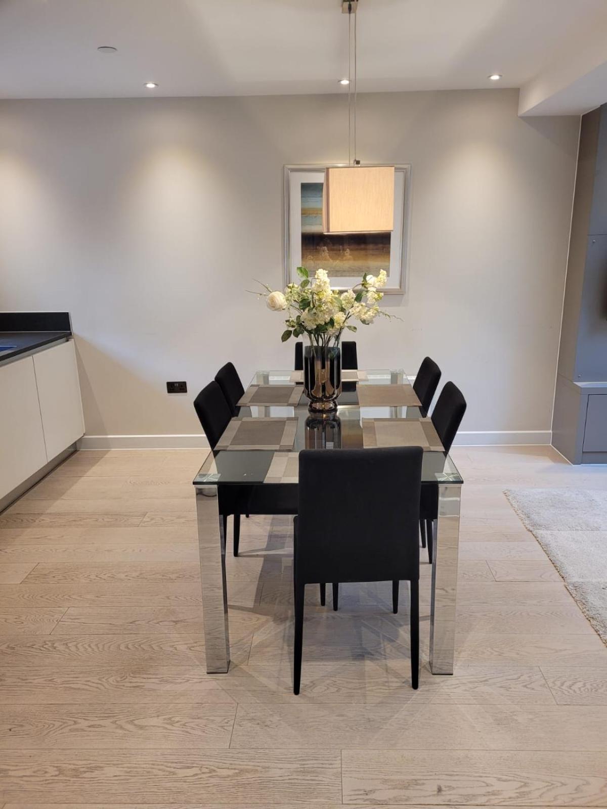 Buckingham Palace Residences By Aeria Apartments لندن المظهر الخارجي الصورة