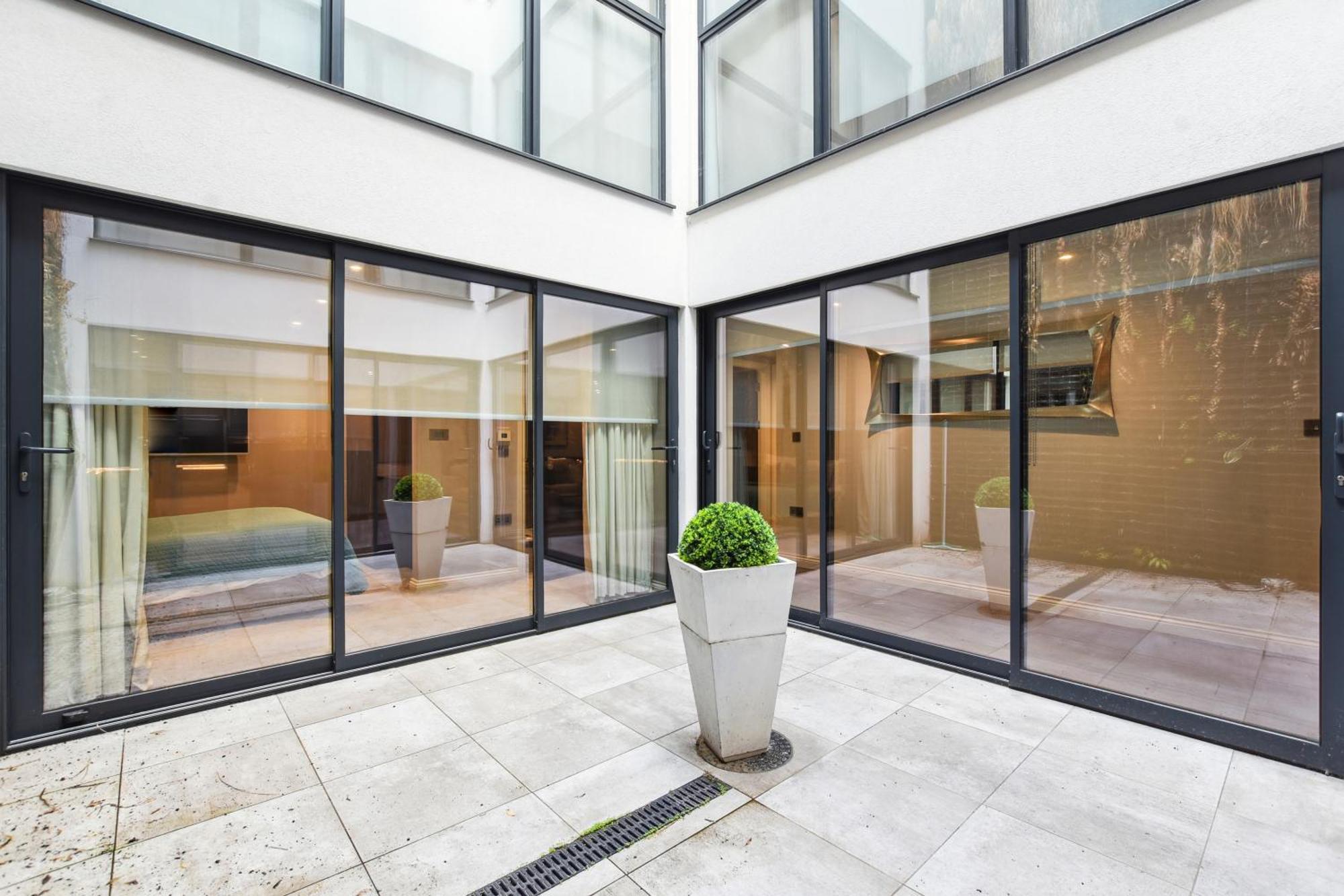 Buckingham Palace Residences By Aeria Apartments لندن المظهر الخارجي الصورة